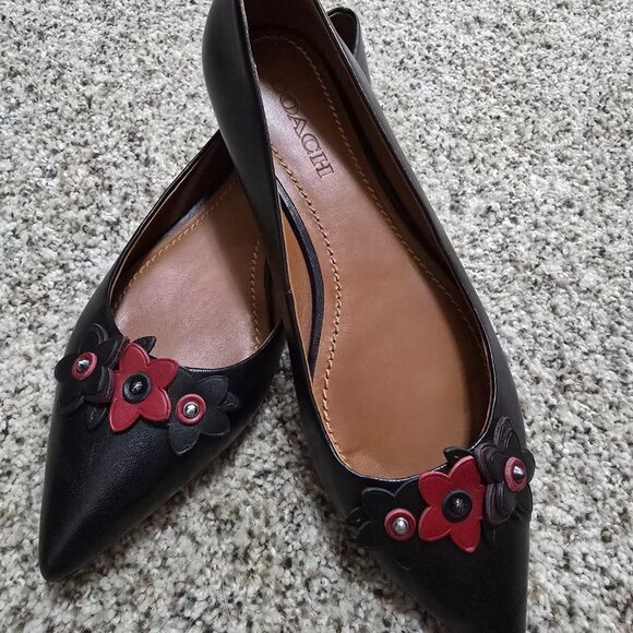 Coach Black Flower Applique/Embellished Flats Size 9.5B FG1862 - Picture 2 of 4